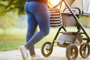 Delincuente empujaba un cochecito con elementos robados
