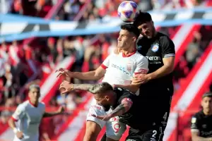Huracn empat con Argentinos Juniors y se aleja de la lucha por el campeonato