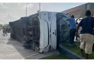 Muri un cuarto turista argentino por el accidente del micro en Punta Cana