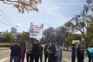 Cesaron el contrato de la empresa de limpieza del  "San Juan" y 12 trabajadores quedaron en la calle