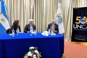 El Dr. Alberto C. Taquini (h) present su libro "Universidad y Cambio Social"