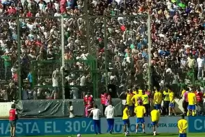 Boca Juniors- Sarmiento: Incidentes entre simpatizantes en la previa del partido