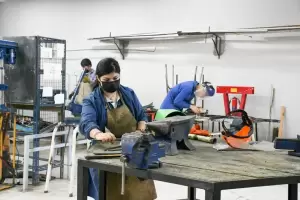 Escuelas t�cnicas recibieron m�s de 18 millones de pesos para equipamiento