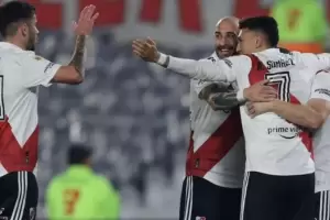 River Plate derrot 2 a 1 a Platense y le pisa los talones al puntero
