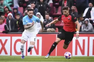 Racing venci a Coln y qued a un punto de Boca Juniors