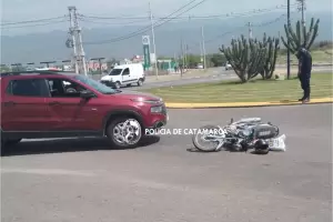 Una motociclista result lesionada tras un siniestro vial