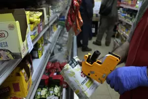 El Gobierno acord con empresas la colocacin de los precios en envases de productos