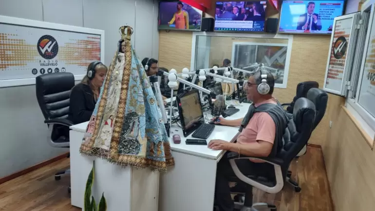 virgen visita radio