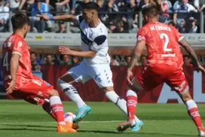 Gimnasia empat con Argentinos y dej pasar la ltima chance