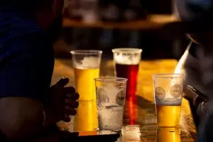 Horror en Per: Murieron 54 personas por consumir alcohol adulterado