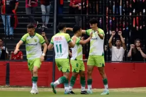 Defensa y Justicia venci 2 a 0 a Coln en Santa Fe y suea con la Copa Libertadores