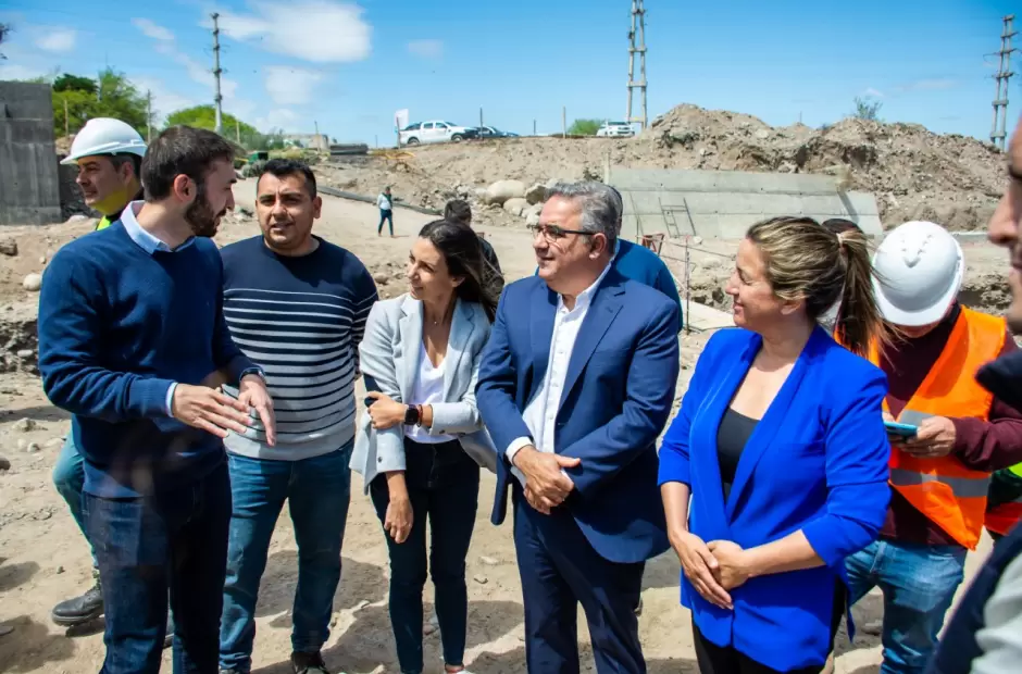 Obra del puente definitivo en el camino de la virgen