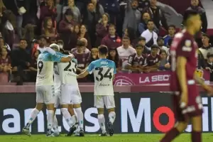 Racing le gan 1-0 a Lans y es puntero de la Liga Profesional