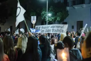 Aprosca vuelve a la calle: marcha esta noche hasta Casa de Gobierno