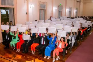 Facultad de Ciencias Econmicas: emotivo acto de colacin de ms de 70 nuevos profesionales