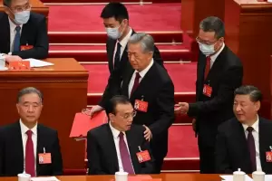 El ex presidente Hu Jintao fue expulsado por Xi Jinping del Congreso del Partido Comunista Chino