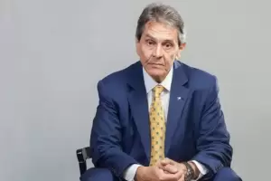 Brasil: Un exdiputado y aliado de Bolsonaro se atrincher, dispar y le lanz granadas a la polica