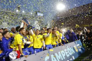 Boca empat con Independiente y se consagr campen con una mano de River