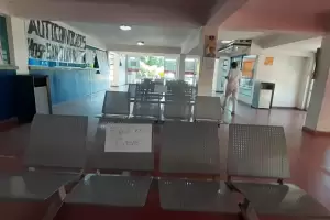 Todos los hospitales endurecen el paro: solo atienden urgencias y emergencias