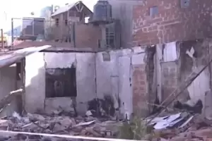 Cinco nenes y un adulto estn internados por la explosin y derrumbe de su casa