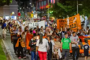 Nueva marcha de las antorchas en la plaza 25 de Mayo