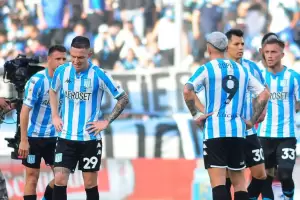 Colgaron violentos pasacalles en la cancha de Racing: apuntan contra Copetti, los jugadores y Gago