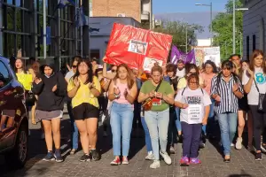 Multitudinaria marcha por el femicidio de Anyeln Gallo Arias