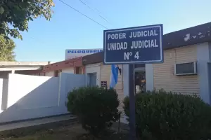 Denuncian a profesor por acoso sexual y tocamientos