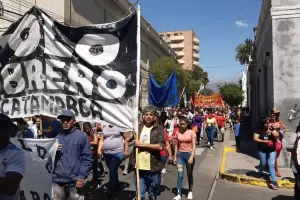 Organizaciones sociales marcharon por un bono universal