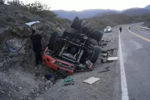 Fin de semana trgico: Murieron dos personas en tremendos vuelcos en el interior