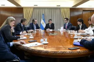 Massa busca cerrar acuerdos de precios en alimentos, ropa y medicamentos antes de diciembre