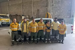 Brigadistas catamarqueos siguen asistiendo en el incendio en Salta