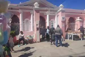 Da de los fieles difuntos y el impacto econmico: hubo relativa afluencia en el Cementerio Municipal