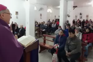 Urbanc celebr misa por los fieles difuntos en el cementerio