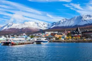 China vuelve a presionar a la Argentina para construir una base naval en Ushuaia, una zona estratgica por la Antrtida