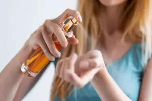 Qu significa usar perfume todos los das, segn la psicologa