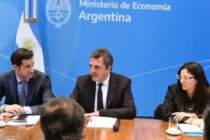 El Gobierno y los productores textiles acordaron congelar los precios durante 60 das