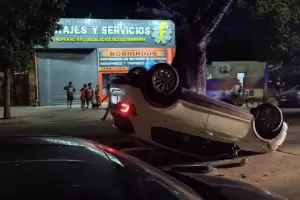 Se qued dormido mientras conduca y volc