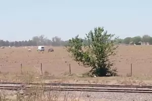 Un sexagenario se tir con un paracadas desde un avin y muri