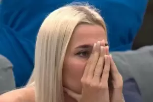 "Gran Hermano": Qu sancin recibi La Tora por quitarse el micrfono?