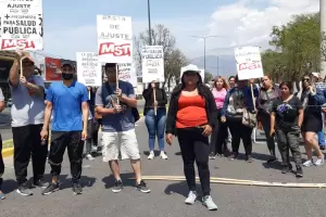 Corte y acampe frente a Casa de Gobierno a favor de la salud pblica