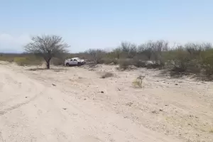 Una camioneta del Ministerio de Salud protagoniz un impresionante vuelco
