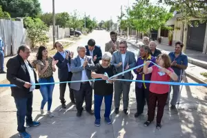 El Gobernador inaugur asfaltado en Recreo y anunci ms inversiones para urbanizacin