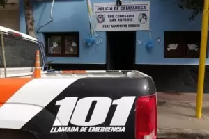 Un agente de la polica fue detenido por agredir a su novia, quien se neg a realizar la denuncia