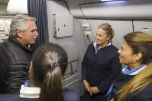 Alberto Fernndez llega a Francia para participar del Foro de Pars sobre la Paz