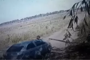 Un chofer atropell y arrastr por ms de cien metros a una mam que le haba reclamado que baje la velocidad