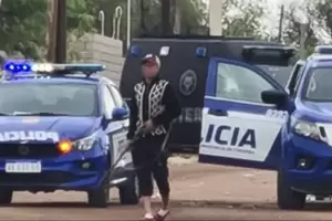 Se atrincher, tom a su madre de rehn y se tirote con la polica