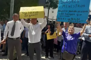 Trabajadores de la justicia vuelven a manifestarse en reclamo de mejoras salariales