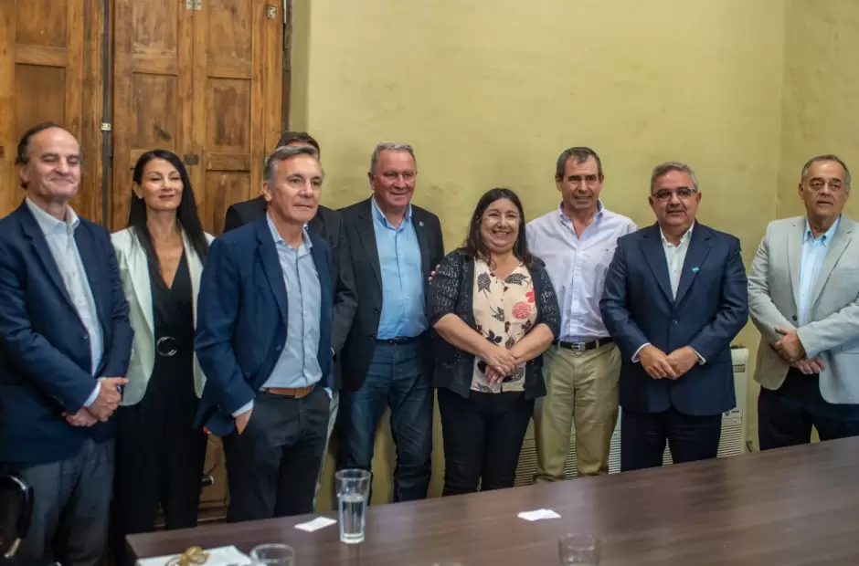 Firma de contrato minero