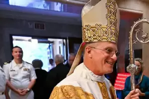 Timothy Broglio, el jefe de la iglesia de EE. UU., se muestra abiertamente en contra del papa Francisco